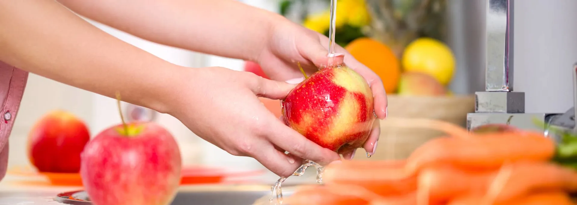 apples washing