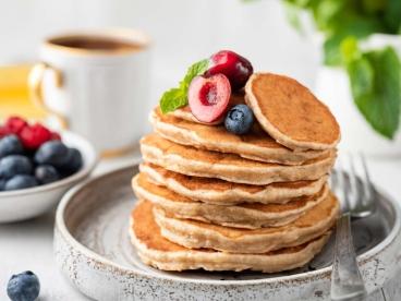Pancakes con mermelada: cómo preparar un desayuno americano